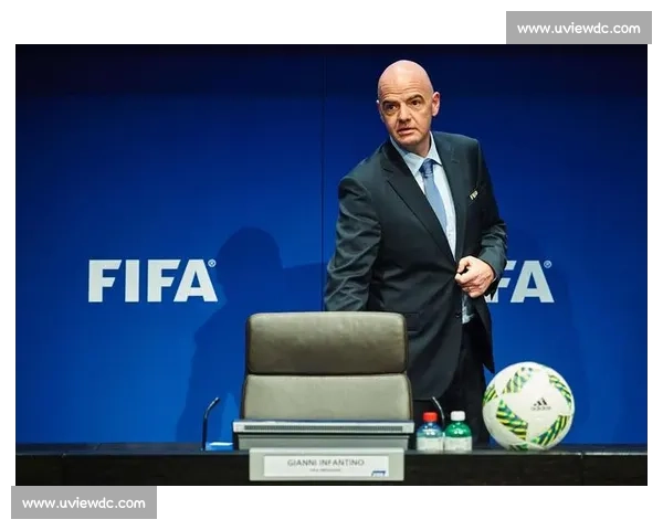 C 罗铁粉 Speed 迈阿密搞事！穿偶像战袍坐 FIFA 主席位引热议